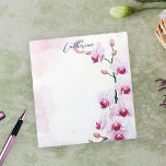 Elegante Classy Waterverf Roze Orchidee Cascade Notitieblok<br><div class="desc">Maak kennis met ons elegante en aanpasbare notitieblok, ideaal om een vleugje sophisticatie toe te voegen aan uw dagelijkse notities en herinneringen. Het ontwerp is voorzien van een delicate opstelling van roze Moth orchideeën die aan de rechterkant naar beneden vallen, waardoor een serene en kalmerende esthetiek ontstaat. De linkerbovenhoek toont...</div>