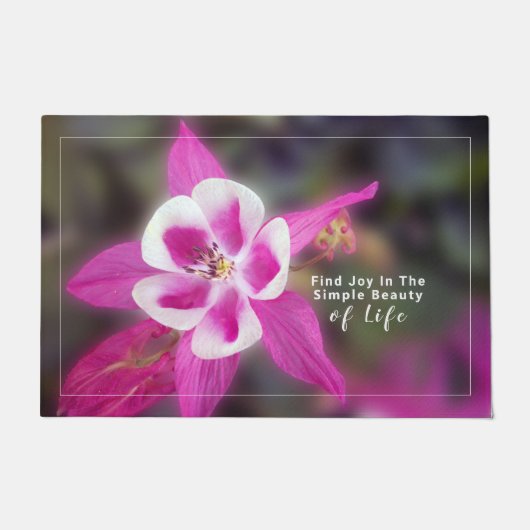 Elegante Columbine Roze Bloemen Met Citaat Deurmat (Voorkant)