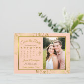Elegante Coral Peach & Gold Calendar Fotobruiloft Save The Date (Staand voorkant)