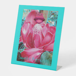 Elegante couture aardbei bloem voetstuk teken reclamebord met voetstuk