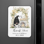 Elegante Cream Flowers Gnome Wedding Bedankt Card Magneet<br><div class="desc">Gepersonaliseerde elegante bruiloft dank u magneet gunsten voor uw gasten,  met een bruid en bruidegom kabouter paar en een crème bloemenboog illustratie. Bewerk de kaart sjabloon met een datum en de namen van de pasgetrouwden.</div>