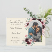 Elegante Crème en Bourgogne Bloemen Foto Bruiloft Save The Date (Staand voorkant)