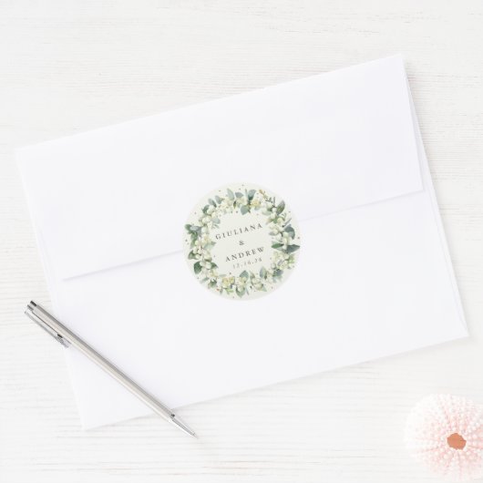 Elegante Crème Snowberry+Eucalyptus Krans Bruiloft Ronde Sticker (Envelop)