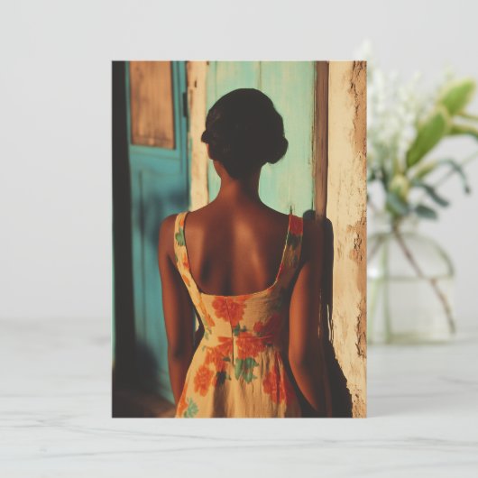 Elegante Cubaanse vrouw bloemenjurk op Golden Hour Kaart (Staand voorkant)