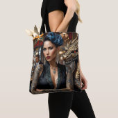 Elegante dame baas met Tattoo en draak Tote Bag (Dichtbij)