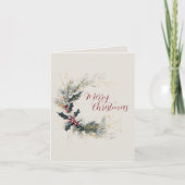 Elegante dennen- en hulstkrans met gouden accenten feestdagen kaart (Voorkant)