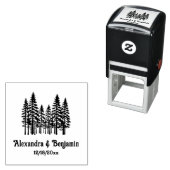 Elegante dennenbomen trouwkoppel naam datum  zelfinktende stempel (In situ)