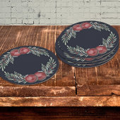 Elegante donkerblauwe kerstversiering rode bessen ronde kartonnen onderzetter