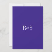 Elegante donkerpaarse moderne monogram bruiloft kaart (Achterkant)