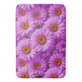 Elegante donkerroze magenta bloemenmadeliefjes badmat (Voorkant Verticaal)