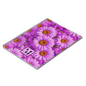 Elegante donkerroze magenta bloemenmadeliefjes notitieboek (Linkerzijde)