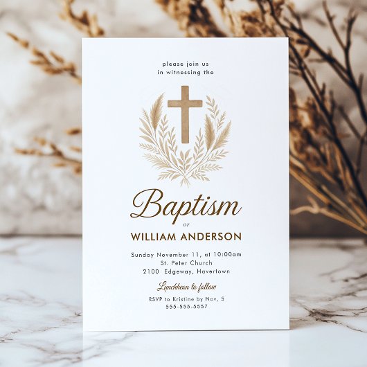 Elegante doopuitnodiging met gouden kruis en olijf kaart