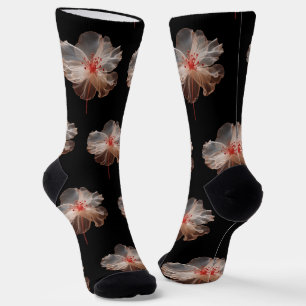 Elegante doorschijnende bloem op zwart sokken
