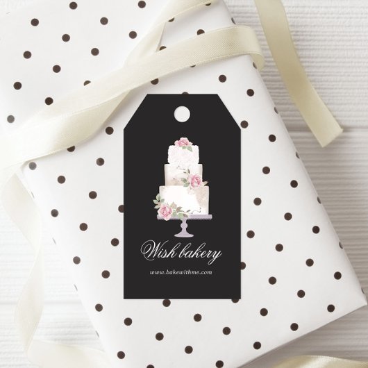 Elegante drie-tier cake Monogram Bakkerij Cadeaulabel