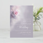 Elegante Dromerige Roze Roos op Dusty Lila Kaart (Staand voorkant)