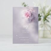 Elegante Dromerige Roze Roos op Dusty Lila RSVP Kaartje (Staand voorkant)
