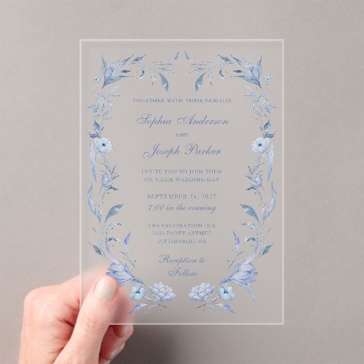 Elegante Dusty Blue Chinoiserie Wedding Acryl Uitnodigingen (Insitu (Draagbaar))