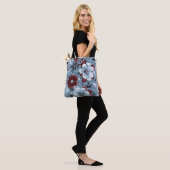 Elegante Dusty Blue en Bourgogne Floral Canvas tas (Op model)