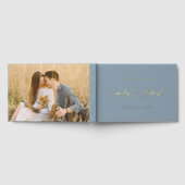 Elegante Dusty Blue en Gold Calligraphy Wedding Gastenboek (Volledig)