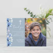 Elegante Dusty Blue Floral Fotobevestiging Bedankkaart (Staand voorkant)