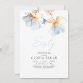 Elegante Dusty Blue Flowers Minimalistische Verjaa Kaart (Voorkant)