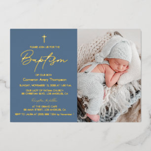 Elegante Dusty Blue Gold Cross Baby doop foto Folie Uitnodiging