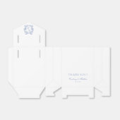 Elegante Dusty Blue Monogram Crest Bedankt Bedankdoosjes (Uitgevouwen)