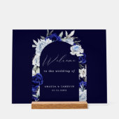 Elegante Dusty Blue Navy Bloemen Huwelijk Welkom Acryl Bord (Voorkant)