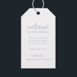 Elegante Dusty Blue Script Wedding Welcome Gift La Cadeaulabel<br><div class="desc">Deze elegante en eenvoudige, stoffige labels met huwelijksgeschenken zijn voorzien van een modern, handgeschreven kalligrafiescriptlettertype en een neutraal, minimalistisch ontwerp. Deze labels zijn ideaal voor bruiloften en welkomsttassen van hotelgasten. Personaliseer de labels met de locatie van uw bruiloft, een korte welkomstnotitie, uw namen en trouwdatum. Als u tekst wilt toevoegen...</div>