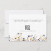 Elegante Dusty Blue Wildflowers QR Code Wedding RSVP Kaartje (Achterkant)