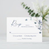 Elegante Dusty Blue Winter Boho Foliage Wedding RSVP Kaartje (Staand voorkant)