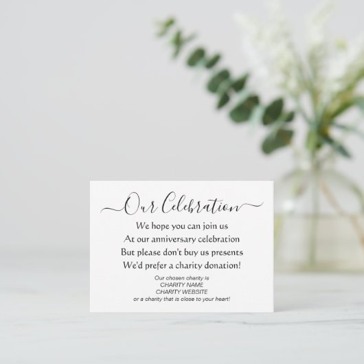 Elegante Eenvoudige Feest Geen Geschenken Liefdadi Informatiekaartje (Staand voorkant)