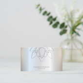 Elegante Eenvoudige Lotus Zilver Metaalglans Visitekaartje (Staand voorkant)