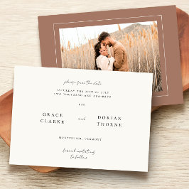 Elegante Eenvoudige Neutrale Mocha Mousse Trouwfot Save The Date