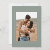 Elegante Eenvoudige Neutrale Sage Groene Fotobruil Kaart (Achterkant)