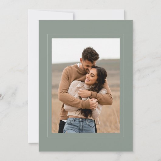Elegante Eenvoudige Neutrale Sage Groene Fotobruil Kaart (Achterkant)