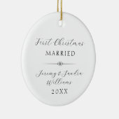 Elegante eerste kerst getrouwd Custom White Keramisch Ornament (Rechts)