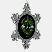 Elegante eerste kerst Mr. Mrs. Wreath gepersonalis Tin Sneeuwvlok Ornament (Links)