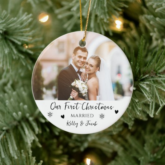 Elegante Eerste Kerstmis Getrouwd Kerstbal Keramisch Ornament (Boom)