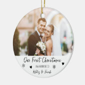 Elegante Eerste Kerstmis Getrouwd Kerstbal Keramisch Ornament (Links)