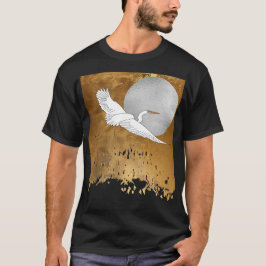 Elegante Egret, Zilveren Maan en Gouden Velden T-shirt