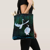 Elegante Egrets in Dance Tote Bag (Dichtbij)