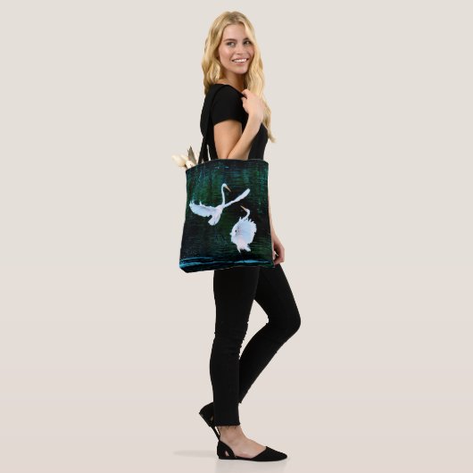 Elegante Egrets in Dance Tote Bag (Op model)