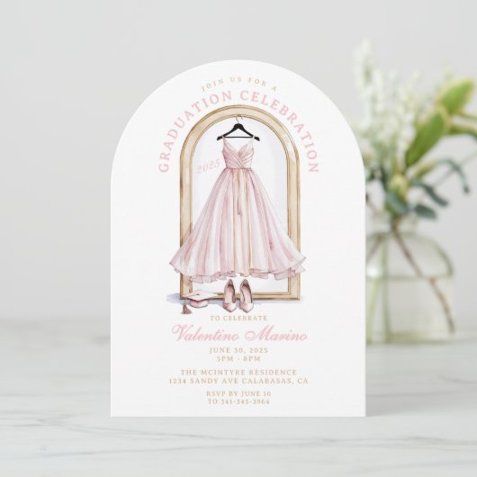 Elegante en grillige roze jurk Afstuderen Kaart (Staand voorkant)