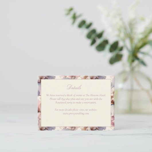 Elegante en moderne Blush en Mauve Bloem Bruiloft Informatiekaartje (Staand voorkant)