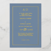 Elegante en romantische Dusty Blue Monogram bruilo Folie Uitnodiging (Voorkant)