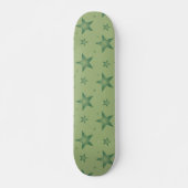 Elegante en stijlvolle olijfsterren op Sage Green Persoonlijk Skateboard (Voorkant)