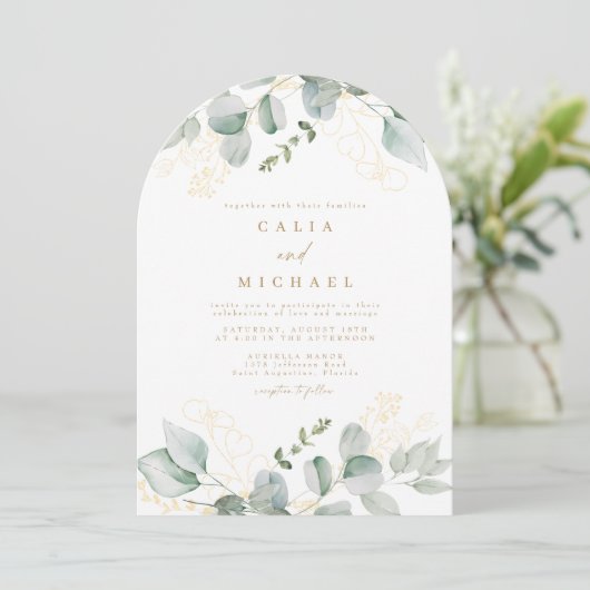 Elegante Eucalyptus groen en gouden trouwboog Kaart (Staand voorkant)