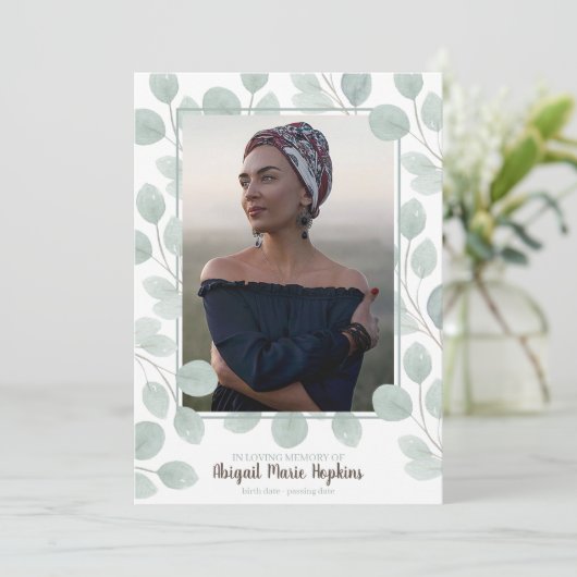 Elegante eucalyptus in liefdevolle herinnering beg bedankkaart (Staand voorkant)