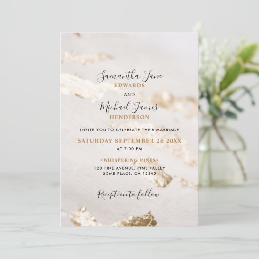 Elegante Faux Gold Folie Bruiloft uitnodiging (Staand voorkant)